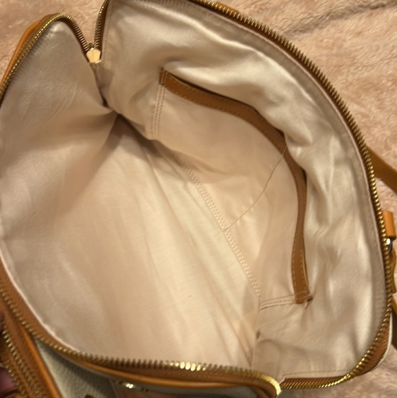 Valentina Leather Shoulder Bag - Picture 10 of 15